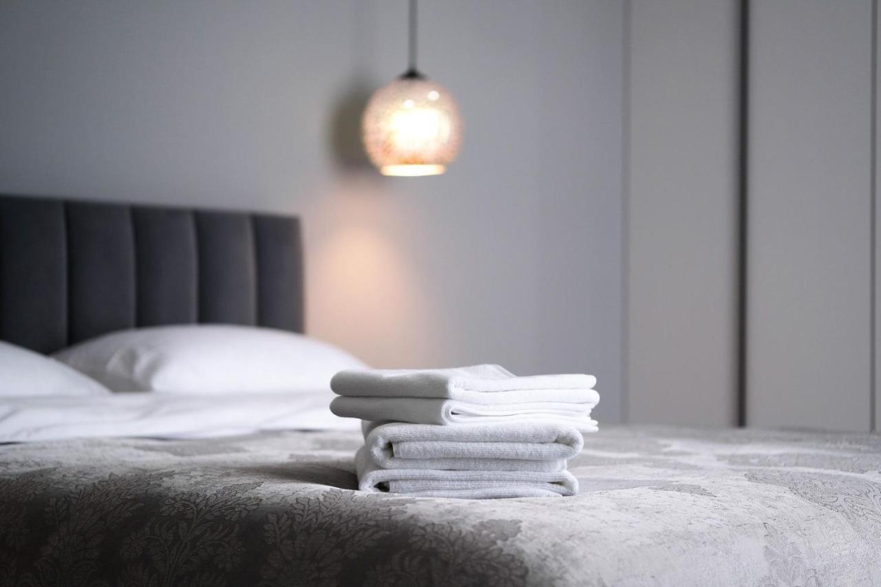 Minimalist Style Apartment With Best Location Chisinau Luaran gambar